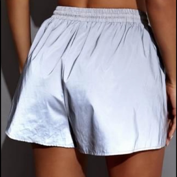 Drawstring Waist Windbreaker Metallic Shorts - Picture 4 of 6